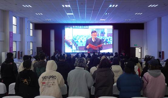 深入学习习近平法治思想,大力弘扬宪法精神 ——beat365组织开展宪法晨读活动(图1) 深入学习习近平法治思想,大力弘扬宪法精神 ——beat365组织开展宪法晨读活动(图1)