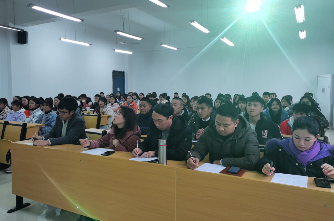 加强思想引领,严把党员发展关 ——经济与管理学院党支部举行入党发展对象答辩会(图2) 加强思想引领,严把党员发展关 ——经济与管理学院党支部举行入党发展对象答辩会(图2)