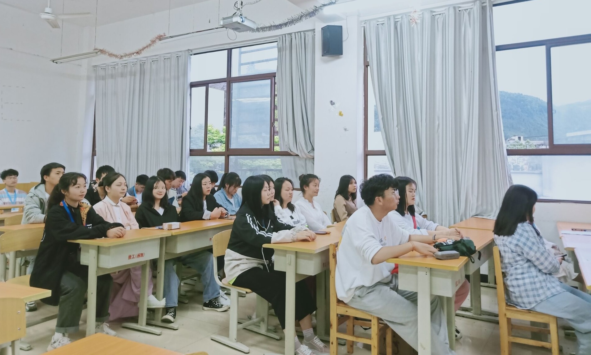 【党史学习教育】经济与管理学院开展(图4) 【党史学习教育】经济与管理学院开展(图4)