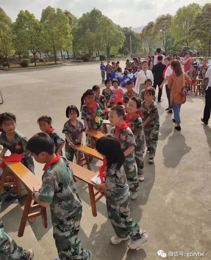 beat365英国官方网站“青春有伴·我不孤单”系列主题帮扶活动之“微扶贫·微心愿”(图2)