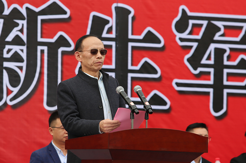 beat365英国官方网站举行2020级新生军训结训暨开学典礼(图3)