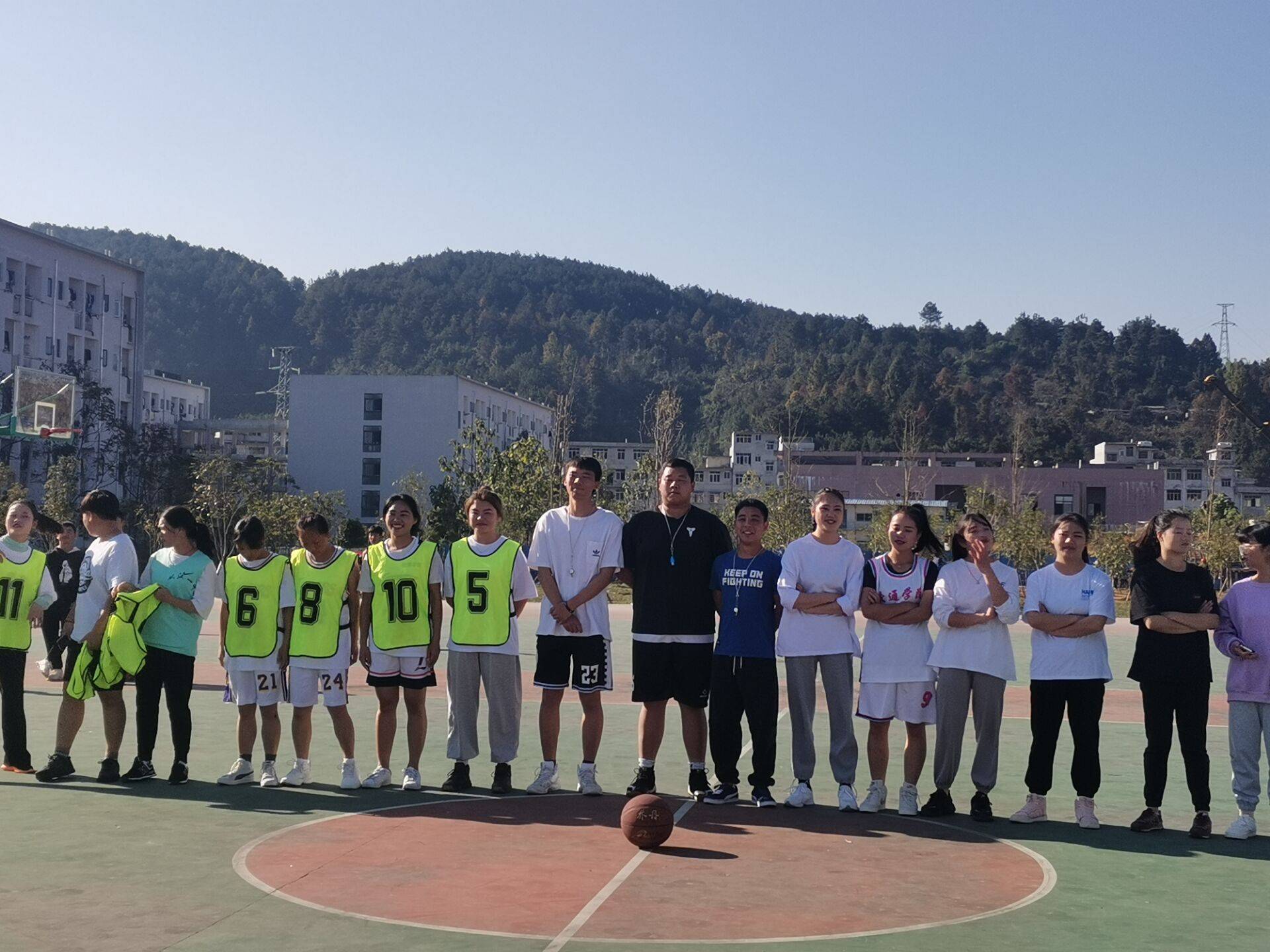 大数据与信息技术学院学生会简报(图1) 大数据与信息技术学院学生会简报(图1)