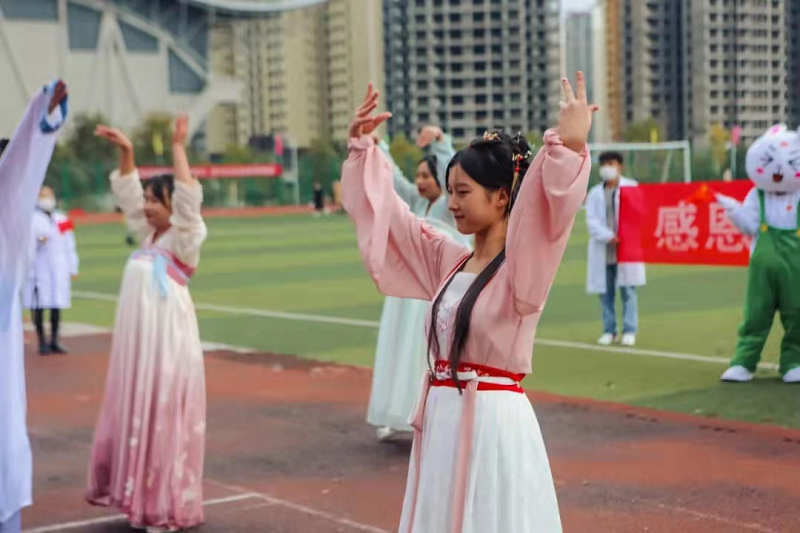 礼赞百年，筑梦青春——beat365英国官方网站第七届田径运动会(图2)