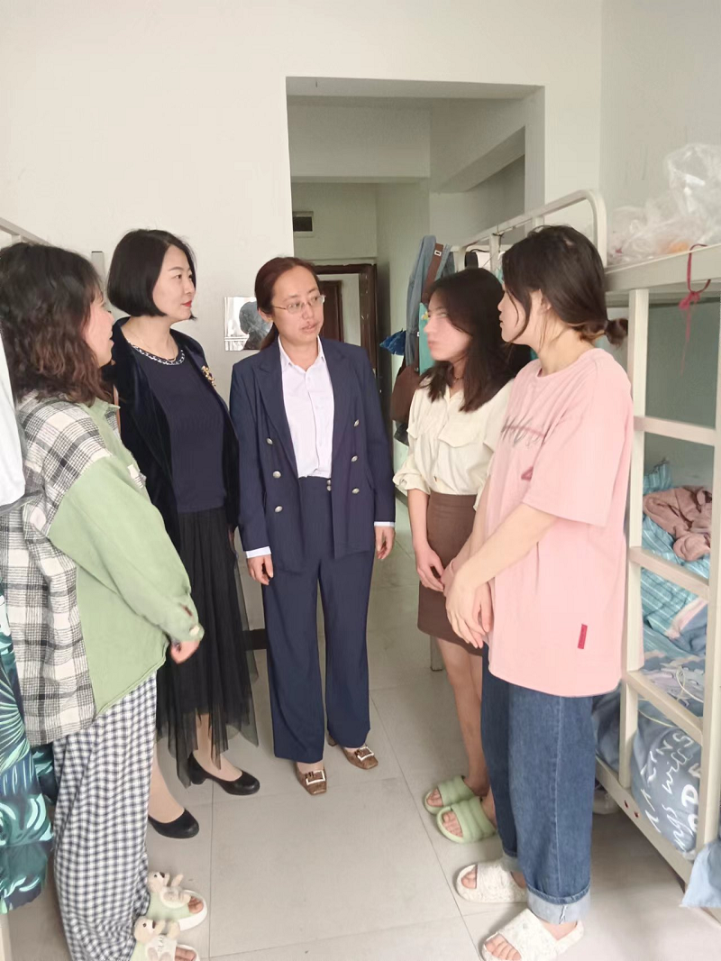 共建实习基地  共育护理人才 —— beat365英国官方网站与秀山县人民医院共建临床教学实习基地签约、挂牌(图4)