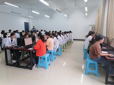 打造技能精英,彰显职教魅力 药学院开展职业技能鉴定(图2) 打造技能精英,彰显职教魅力 药学院开展职业技能鉴定(图2)