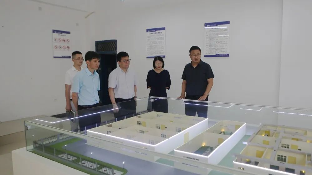 贵州省教育厅专家组到beat365英国官方网站开展2021年度年检工作(图3)