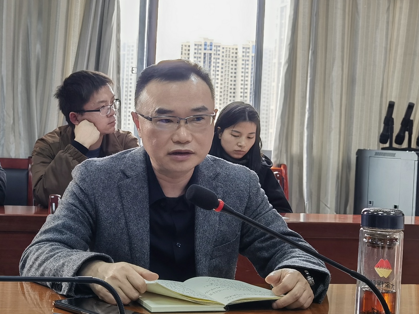 beat365召开2023届毕业生就业工作会(图2)