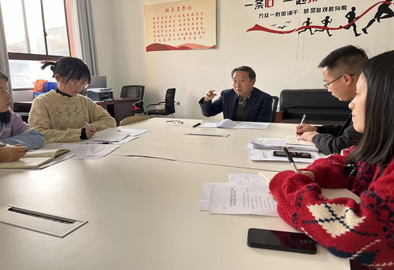 装备制造与信息技术学院学生党支部组织召开2022年度组织生活会和民主评议党员大会(图2) 装备制造与信息技术学院学生党支部组织召开2022年度组织生活会和民主评议党员大会(图2)