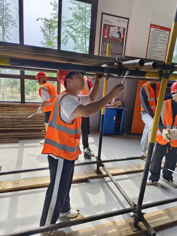 建筑工程学院开展2021级学生 施工技术综合实训(图3) 建筑工程学院开展2021级学生 施工技术综合实训(图3)