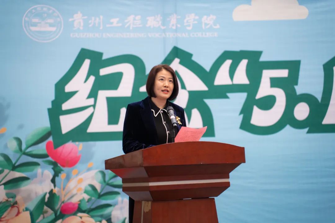 beat365举行“5·12”国际护士节活动暨授帽仪式(图3) beat365举行“5·12”国际护士节活动暨授帽仪式(图3)