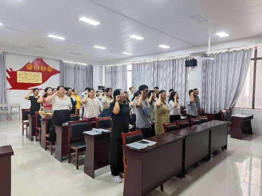 真抓实干敢担当 求真务实提质量—现代服务与管理学院召开2023年秋季学期第一次教职工大会(图4) 真抓实干敢担当 求真务实提质量—现代服务与管理学院召开2023年秋季学期第一次教职工大会(图4)