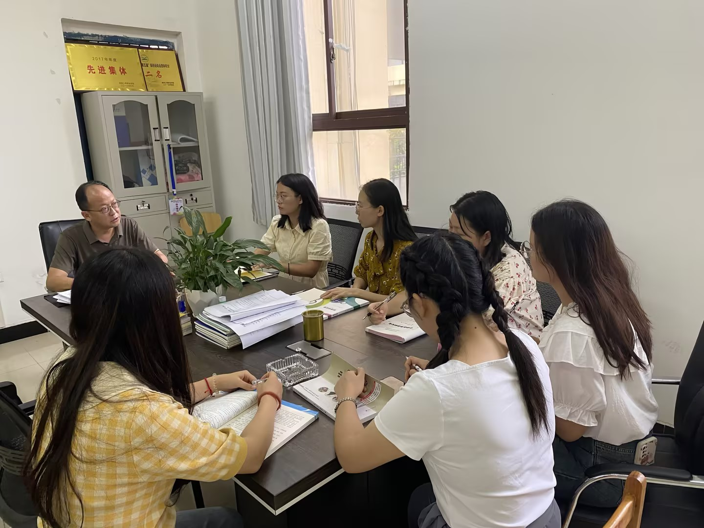 工商管理教研室第一次教研活动——集体备课(图2) 工商管理教研室第一次教研活动——集体备课(图2)