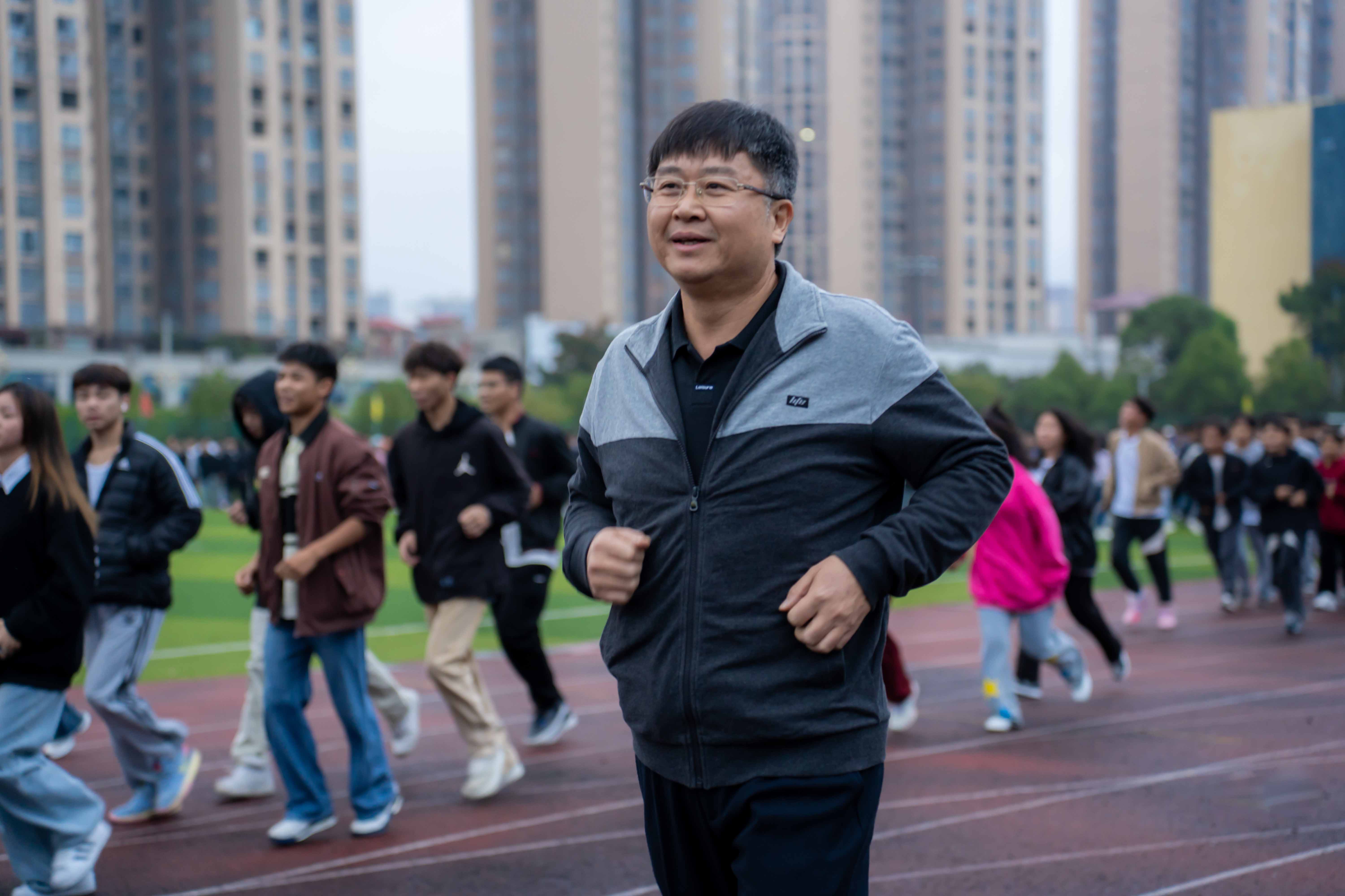 人人享受体育 健康拥抱未来|beat365举行阳光体育运动启动仪式(图4)