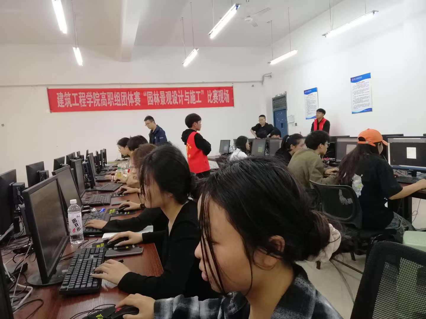 “扬技能之帆,启梦想之旅”—建筑工程学院“技能竞赛活动月”暨2024年学生职业技能大赛取得圆满成功(图3) “扬技能之帆,启梦想之旅”—建筑工程学院“技能竞赛活动月”暨2024年学生职业技能大赛取得圆满成功(图3)