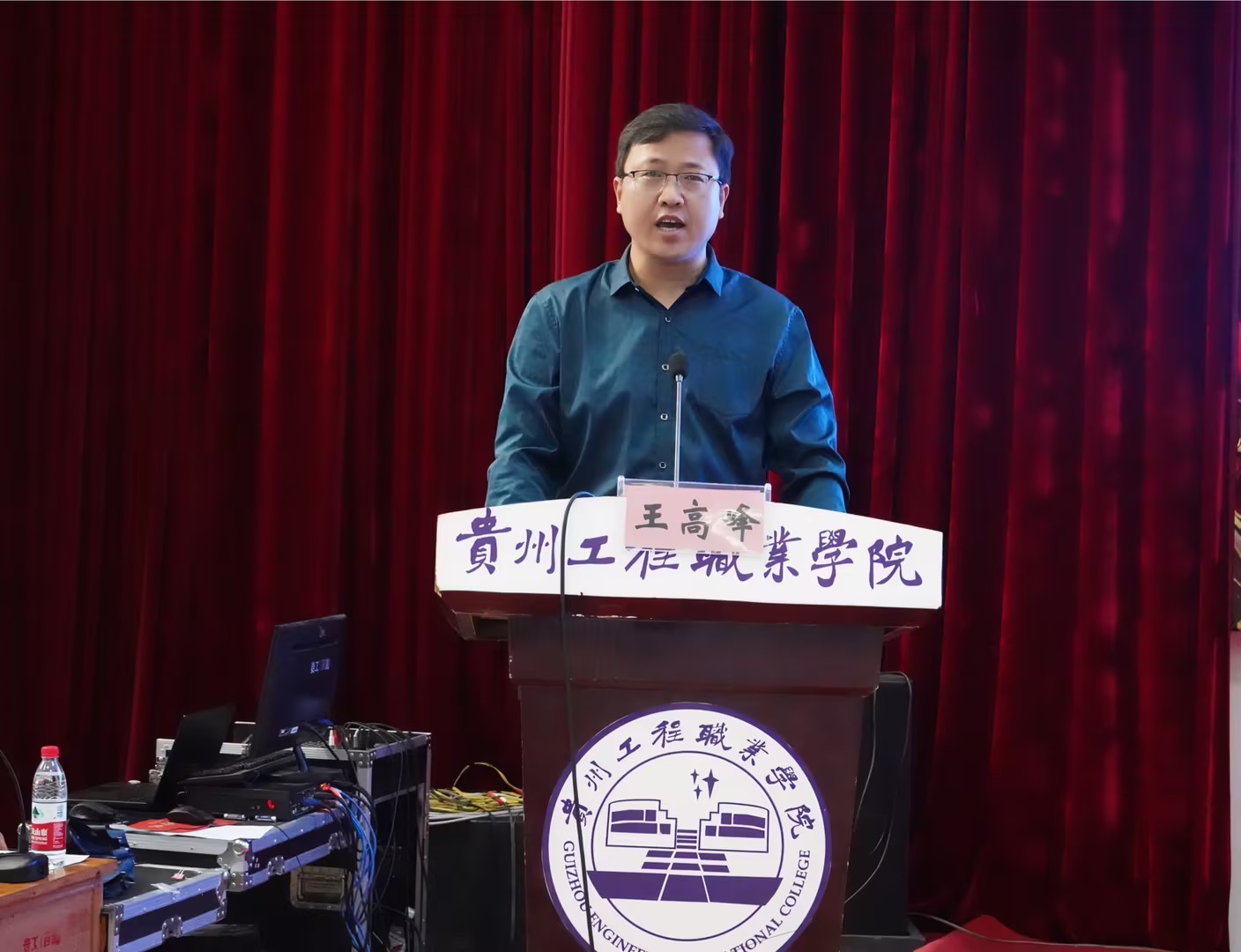 比学赶超强技能·业务比武展风采 ——beat365英国官方网站第七届护理技能大赛圆满举办(图3) 比学赶超强技能·业务比武展风采 ——beat365英国官方网站第七届护理技能大赛圆满举办(图3)