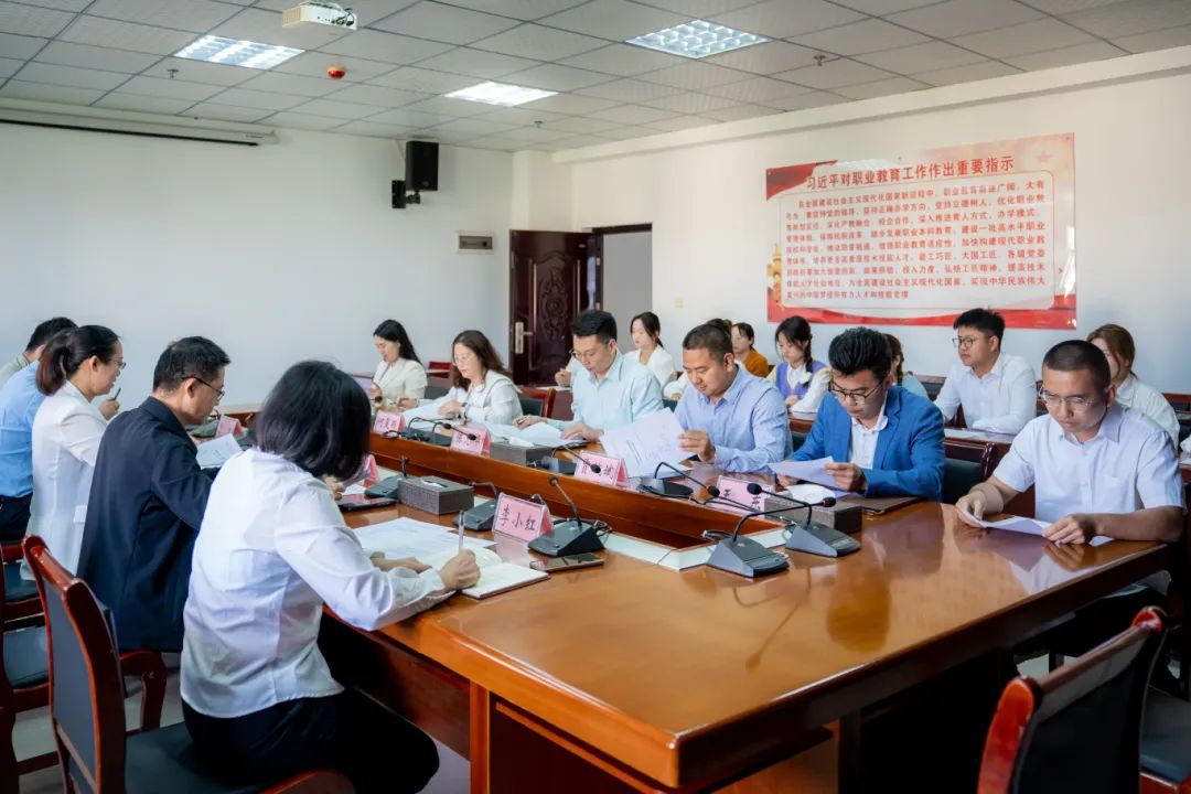 beat365英国官方网站举行融媒体中心揭牌仪式(图1) beat365英国官方网站举行融媒体中心揭牌仪式(图1)