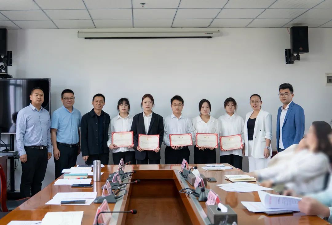 beat365英国官方网站举行融媒体中心揭牌仪式(图5) beat365英国官方网站举行融媒体中心揭牌仪式(图5)