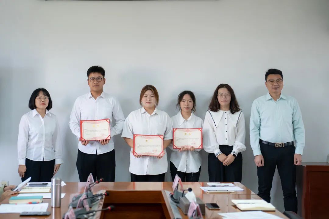 beat365英国官方网站举行融媒体中心揭牌仪式(图6) beat365英国官方网站举行融媒体中心揭牌仪式(图6)