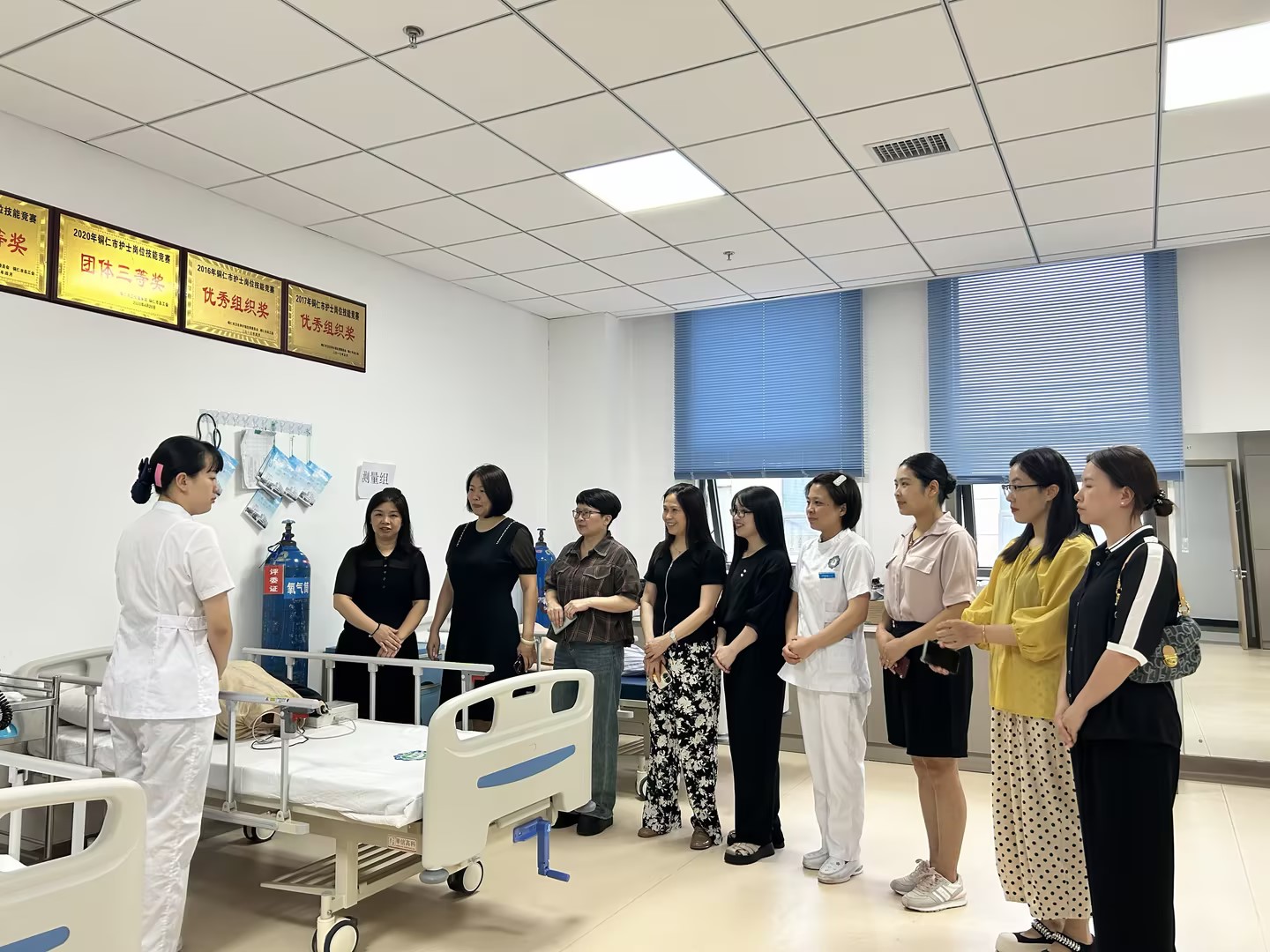 深化产教融合,校企协同创新—护理学院一行赴德江县人民医院交流学习(图4) 深化产教融合,校企协同创新—护理学院一行赴德江县人民医院交流学习(图4)