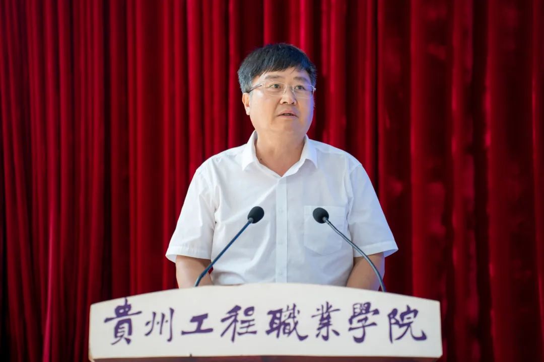 beat365英国官方网站召开2024年教师节庆祝表彰大会(图2)