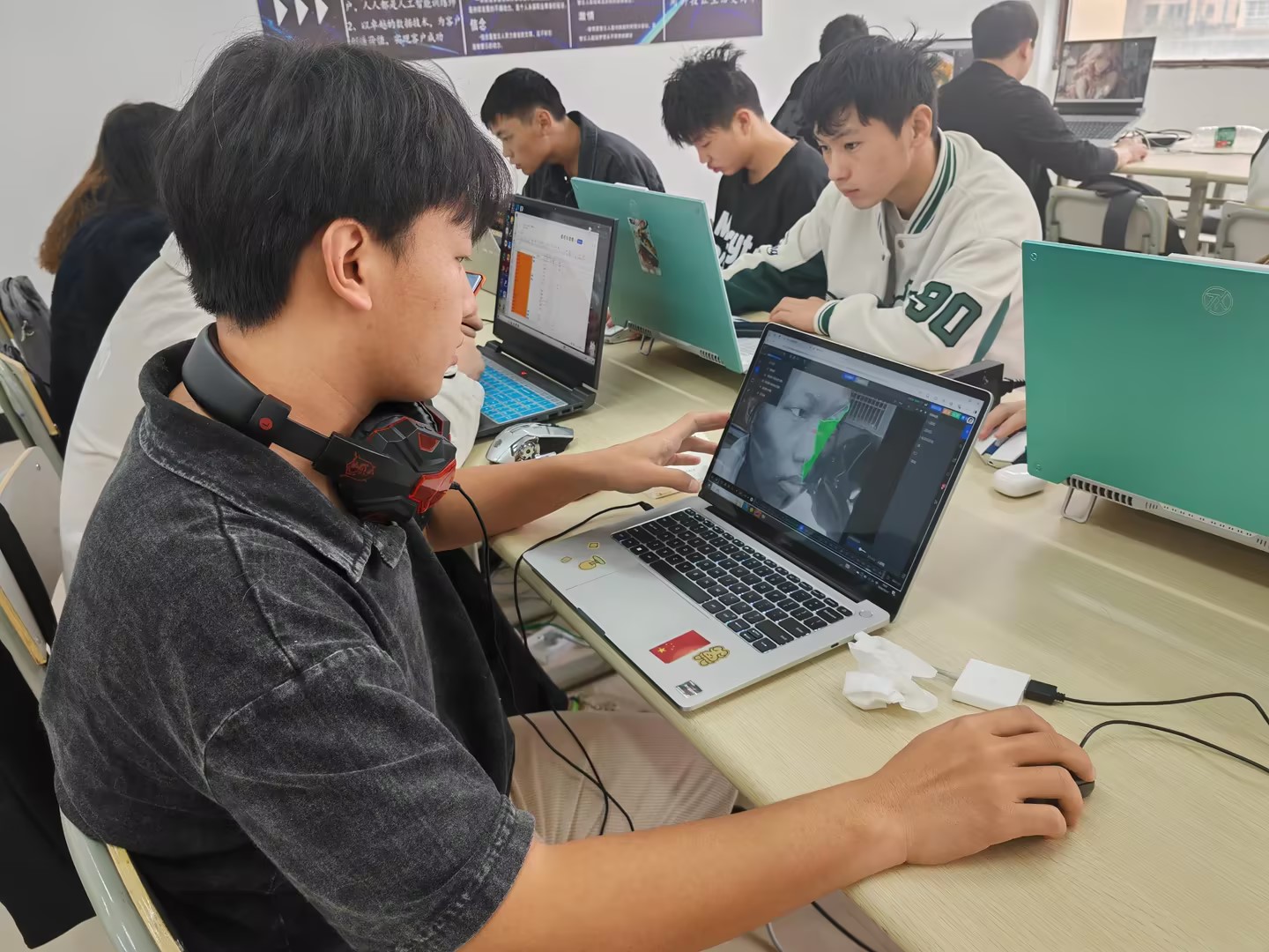 校企合作新启航 智育英才共辉煌 ——装备学院携手百智云企业共筑校企合作新篇章(图3) 校企合作新启航 智育英才共辉煌 ——装备学院携手百智云企业共筑校企合作新篇章(图3)