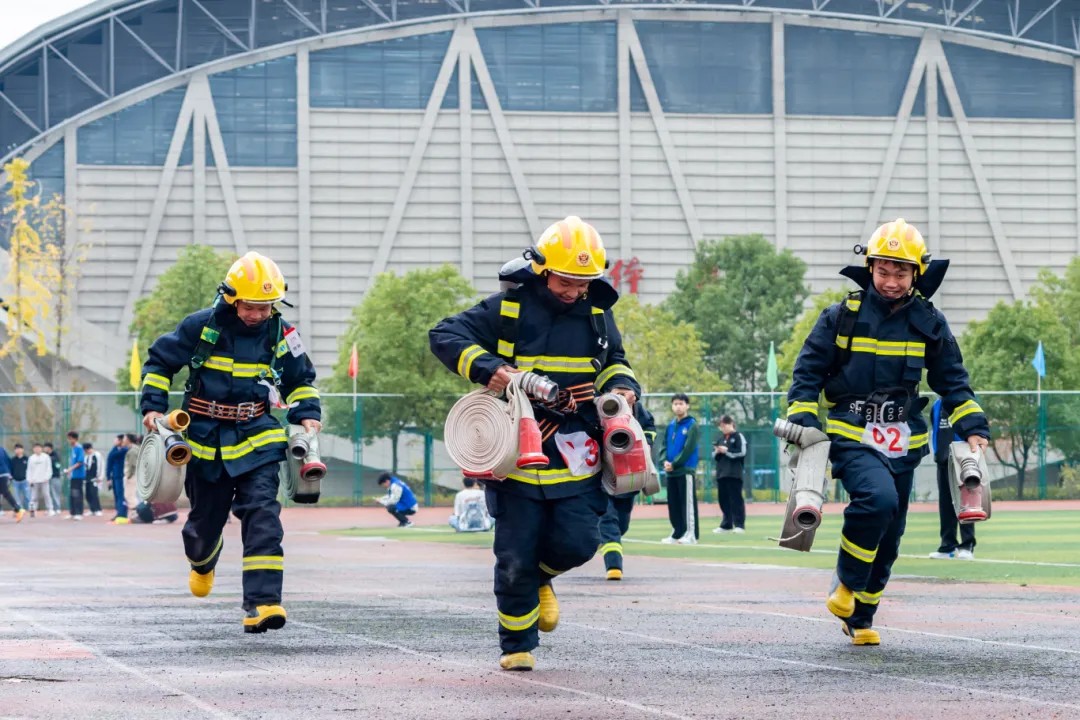 beat365英国官方网站举办德江县第三届大学生消防技能运动会(图8)