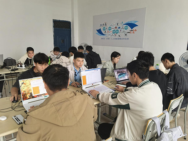 校企合作新启航 智育英才共辉煌——人工智能与信息工程学院携手百智云企业 共筑校企合作新篇章(图5) 校企合作新启航 智育英才共辉煌——人工智能与信息工程学院携手百智云企业 共筑校企合作新篇章(图5)