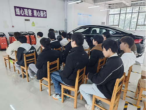 “收心课”燃斗志 五育赋能启新篇——智能制造学院开学第一课系列活动纪实(图2) “收心课”燃斗志 五育赋能启新篇——智能制造学院开学第一课系列活动纪实(图2)