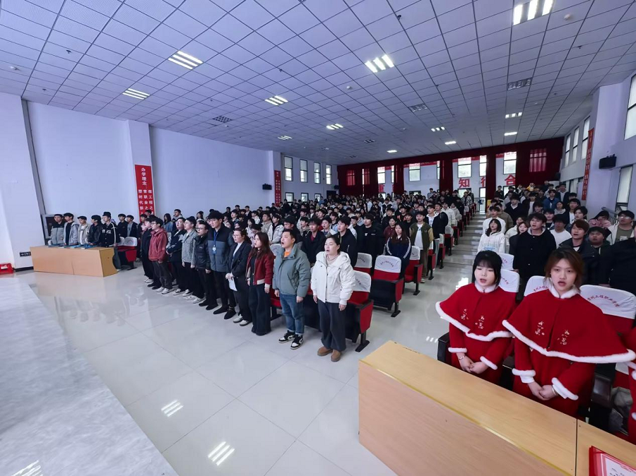 聚焦匠心逐梦·共谱技能新篇 人工智能与信息工程学院2025年技能活动月表彰大会圆满落幕(图2)