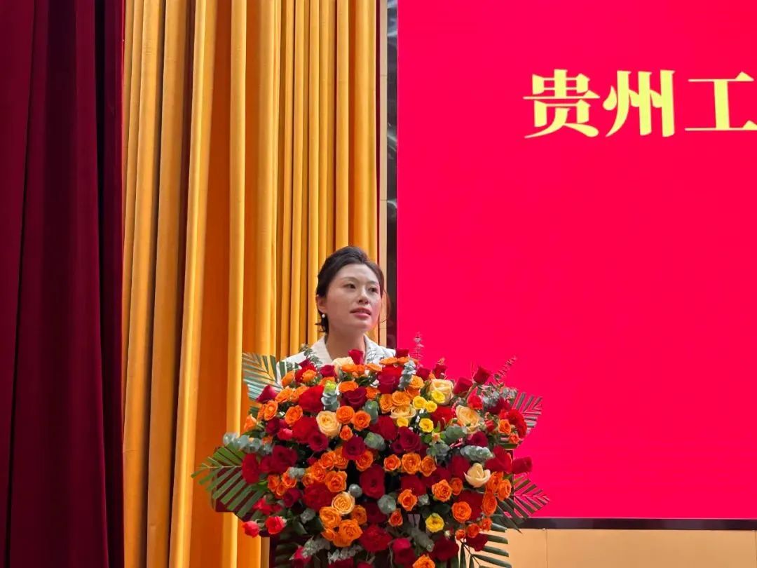 beat365英国官方网站成人高等教育2025级新生开学典礼圆满举行(图5)