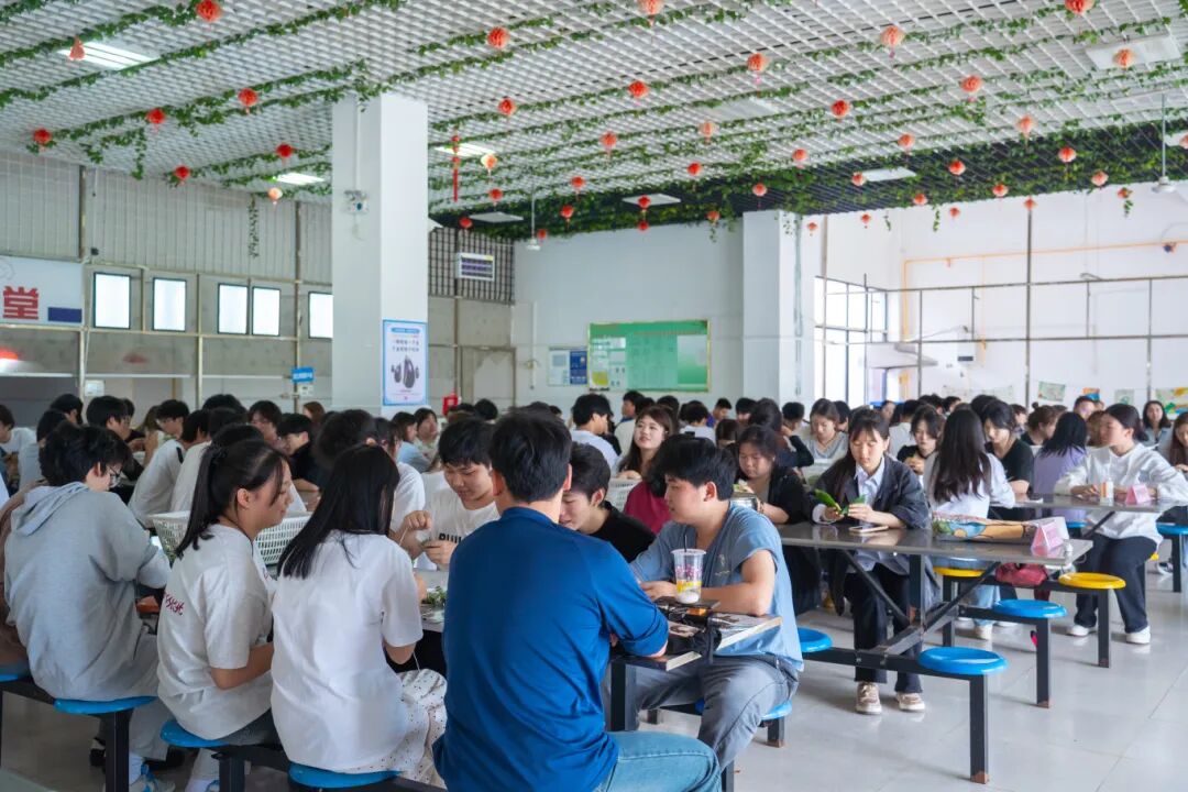 beat365开展“承端午古韵·铸时代匠心”端午节系列活动(图1) beat365开展“承端午古韵·铸时代匠心”端午节系列活动(图1)