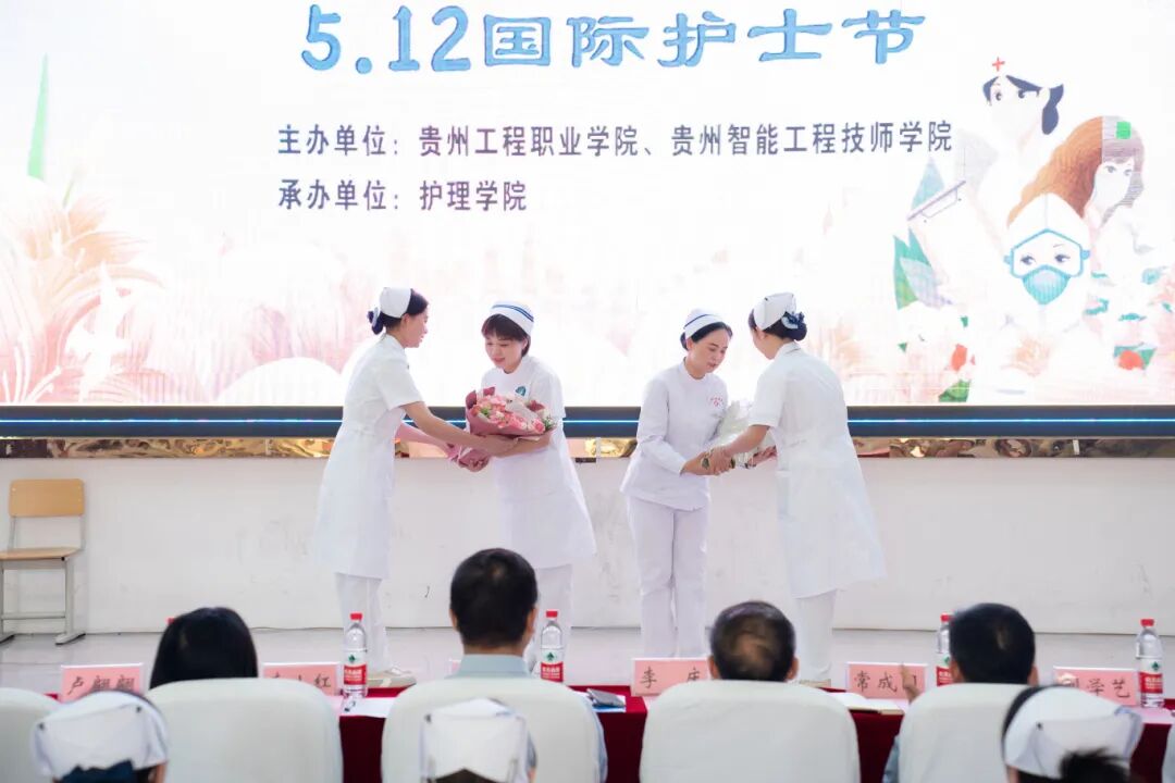 传承南丁格尔精神 共筑护理育人使命——beat365举办“5・12”国际护士节活动暨授帽仪式(图3) 传承南丁格尔精神 共筑护理育人使命——beat365举办“5・12”国际护士节活动暨授帽仪式(图3)