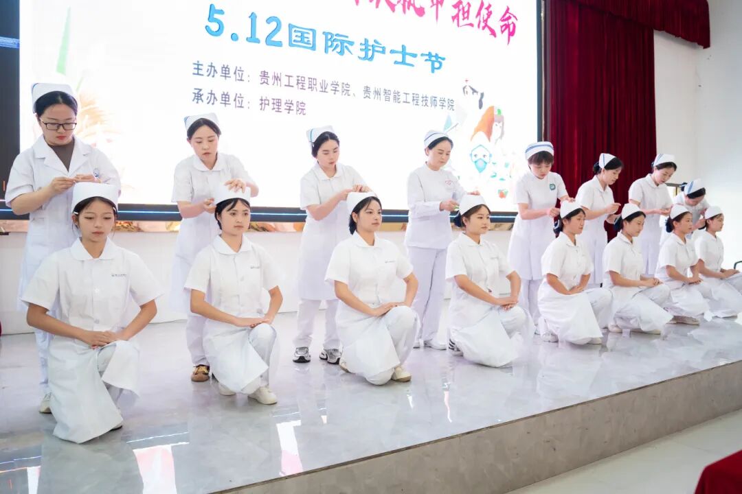 传承南丁格尔精神 共筑护理育人使命——beat365举办“5・12”国际护士节活动暨授帽仪式(图4) 传承南丁格尔精神 共筑护理育人使命——beat365举办“5・12”国际护士节活动暨授帽仪式(图4)