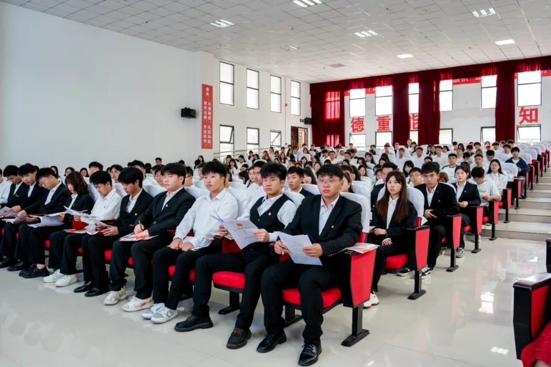 中共beat365英国官方网站委员会党校第六期入党积极分子和发展对象集中培训开班仪式(图5) 中共beat365英国官方网站委员会党校第六期入党积极分子和发展对象集中培训开班仪式(图5)