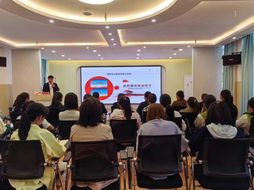 beat365机关党支部党员开展社区“双报到”服务(图1)