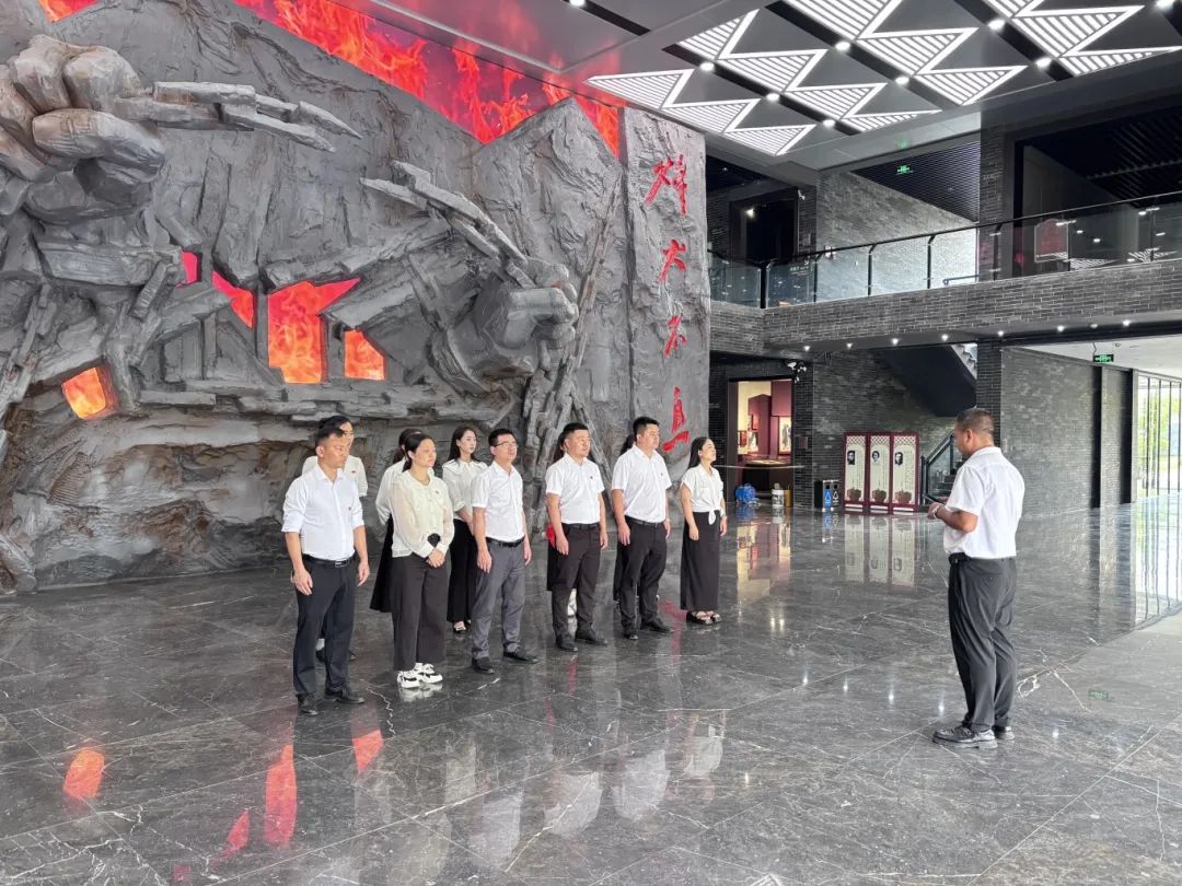 建筑工程学院党总支赴息烽开展主题党日活动(图4) 建筑工程学院党总支赴息烽开展主题党日活动(图4)