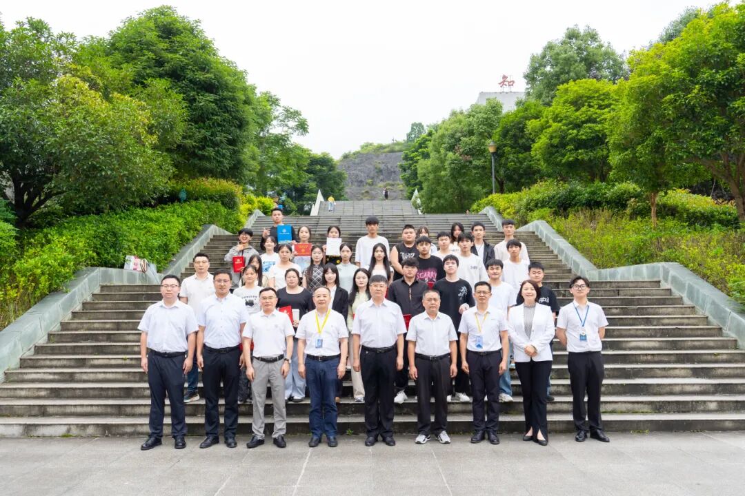 匠心筑梦 启航未来丨beat365举行2025届毕业典礼(图11) 匠心筑梦 启航未来丨beat365举行2025届毕业典礼(图11)