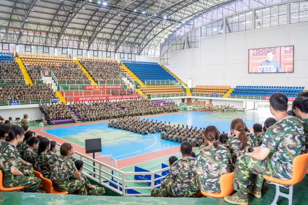 beat365英国官方网站集中收看纪念中国人民抗日战争暨世界反法西斯战争胜利80周年大会(图3)