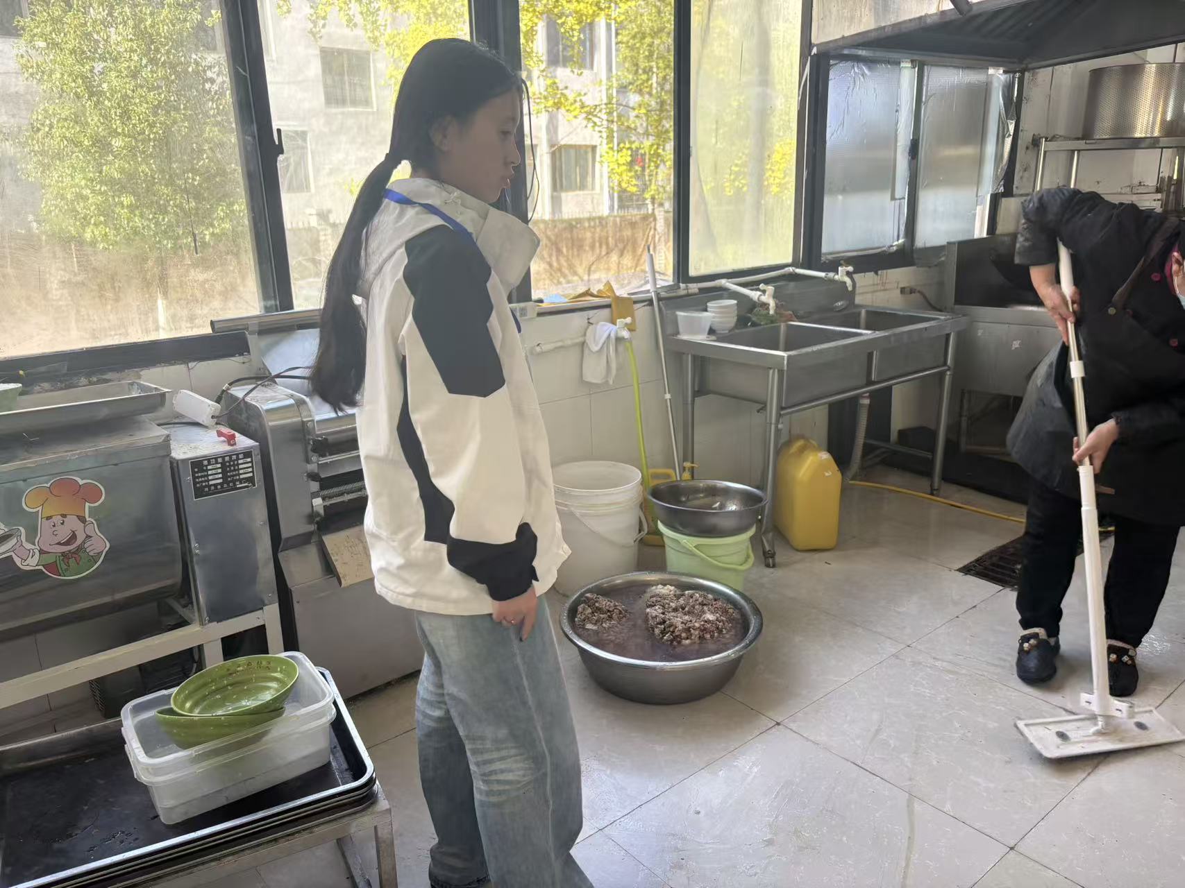 筑牢食安防线 守护师生健康 药学院开展校园食品卫生安全专项活动(图4)