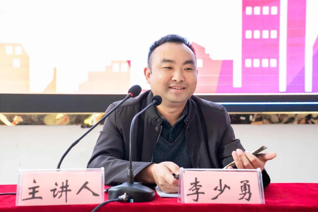 铜仁市人社局就业创业政策宣讲暨职业指导进校园活动在beat365举办(图2)