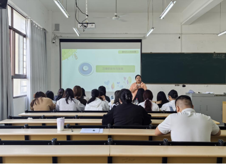 护理学院开展2025年秋季学期示范课活动(图1)