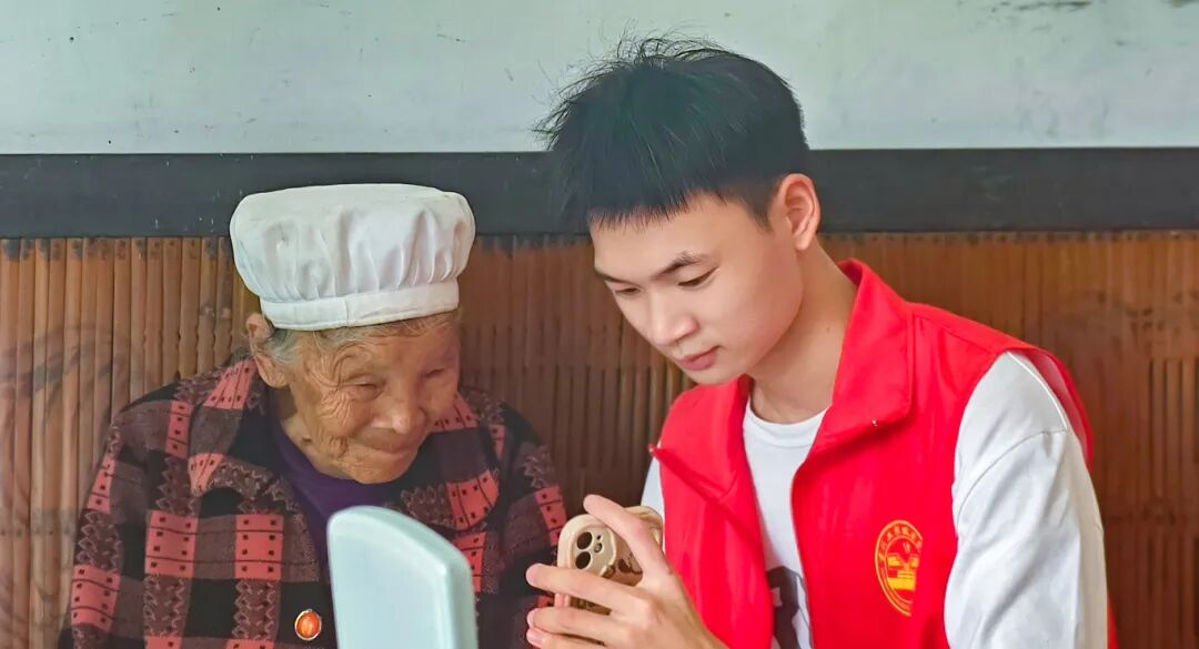 护理学院白烨同学，你被点名表扬啦！(图2)