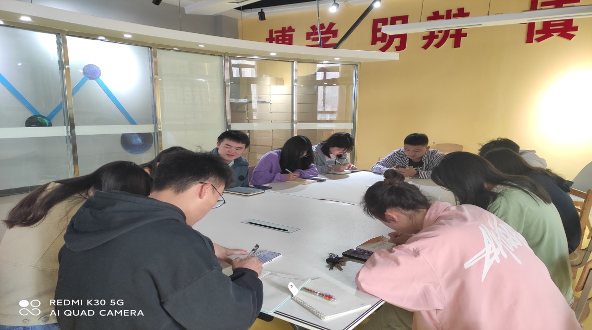 追寻红色足迹,汲取奋进力量(图1) 追寻红色足迹,汲取奋进力量(图1)