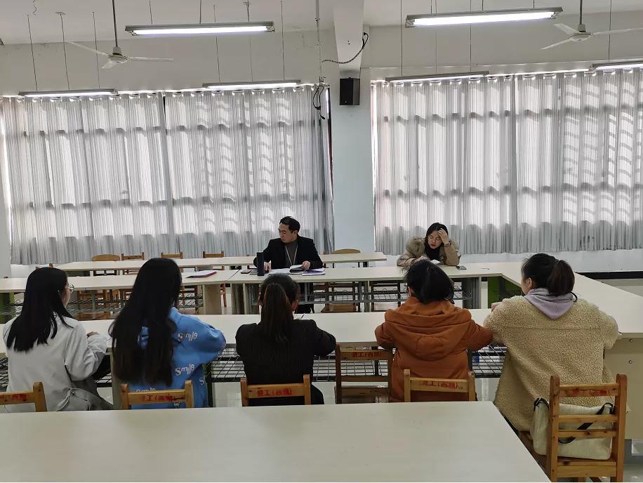 【党史学习教育】学党史、听党话、跟党走—经济与管理学院党员这样说(图1) 【党史学习教育】学党史、听党话、跟党走—经济与管理学院党员这样说(图1)