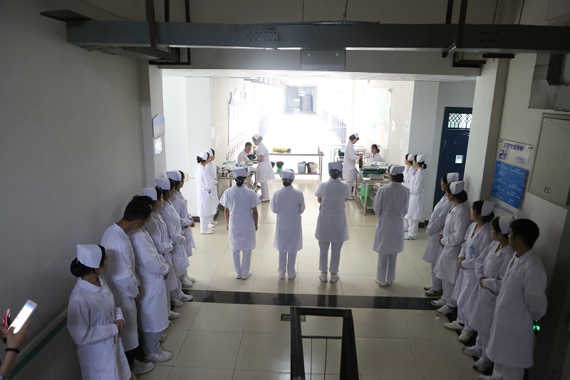 beat365英国官方网站护理学院举办第四届护理技能大赛(图7) beat365英国官方网站护理学院举办第四届护理技能大赛(图7)