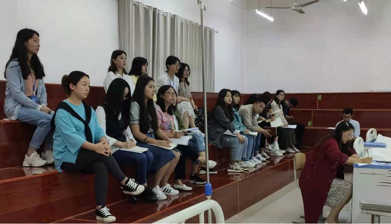 护理学院召开2021年春季学期 第二次全体教职工大会(图2) 护理学院召开2021年春季学期 第二次全体教职工大会(图2)