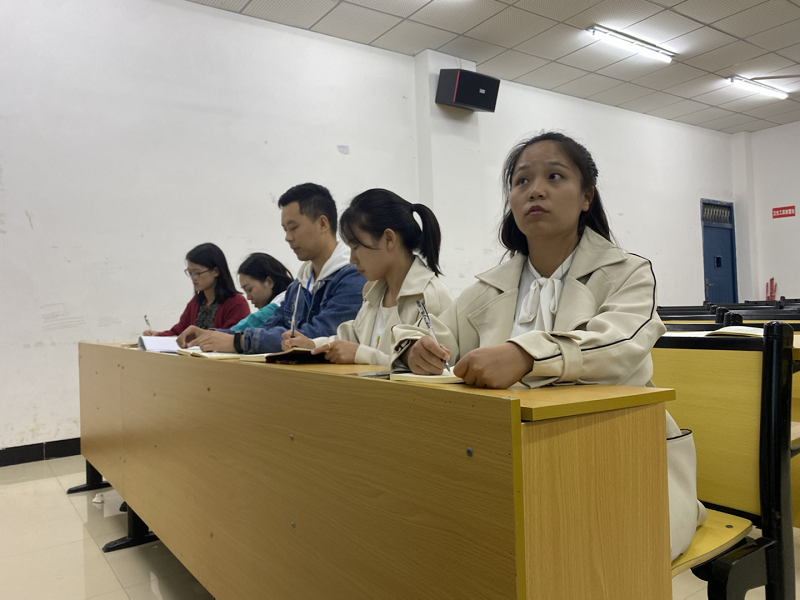 “新起点,心沟通”(图2) “新起点,心沟通”(图2)