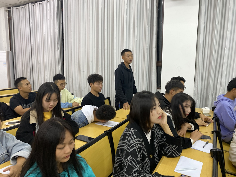 “新起点,心沟通”(图4) “新起点,心沟通”(图4)